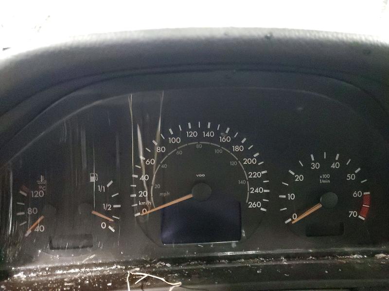 2000 Mercedes-benz E-class VIN WDBJF83J7YX040423 COPART salvage auction — ALL OVER, On - Permit No Brand - Unfit, sold $350 on 2026-07-09 (photo 9)