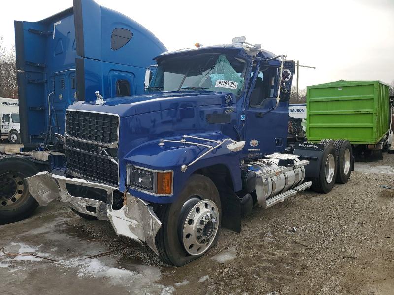 2026 Mack All models VIN 1M1PN4GY7TM018852 COPART salvage auction — ALL OVER, NJ - CERT OF TITLE-SALVAGE, sold $15,700 on 2026-07-23 (photo 2)