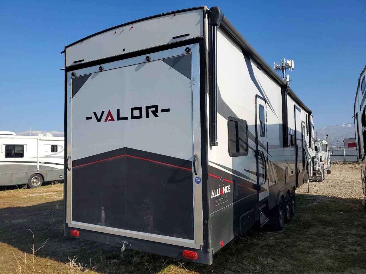2023 Alliance Valor VIN 7M5FV4535PA007497 COPART salvage auction — Burn, Salvage Title, sold $10,100 on 2026-02-16 (photo 4)
