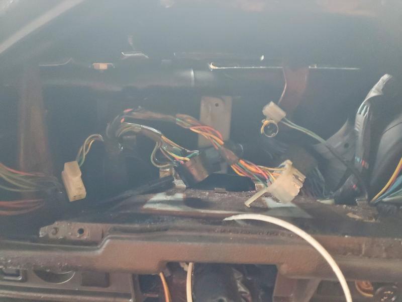 1984 Mazda Rx-7 VIN JM1FB3319E0807750 COPART salvage auction — STRIPPED, CA - DIS/DLR/EXP ONLY CLEAN TITLE, sold $225 on 2026-07-20 (photo 9)