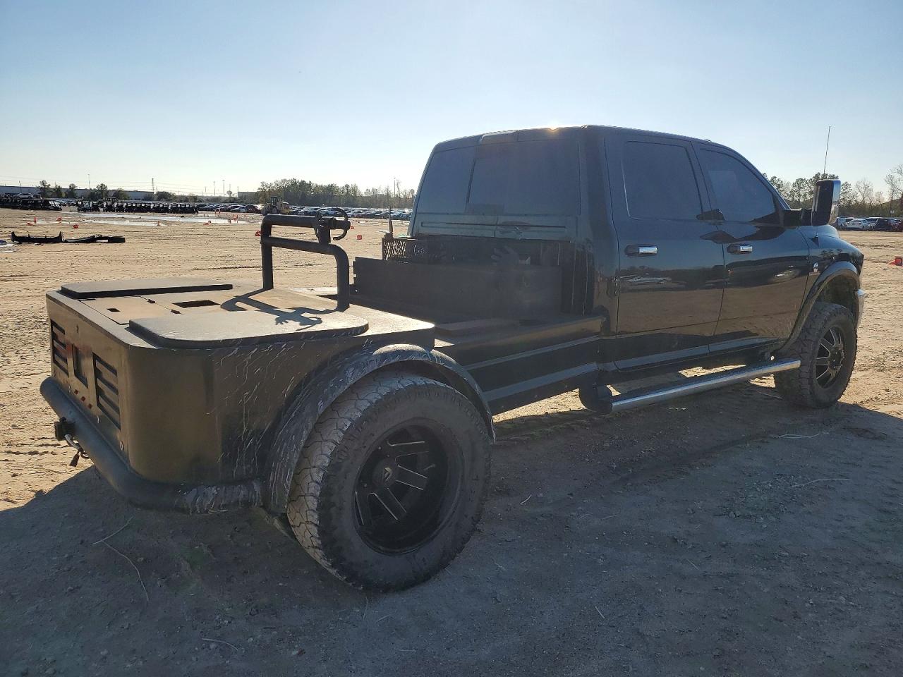 2016 Ram 3500 VIN 3C63RRJL1GG105790 COPART salvage auction — Side, TX - CERTIFICATE OF TITLE, sold $40,250 on 2026-02-27 (photo 3)