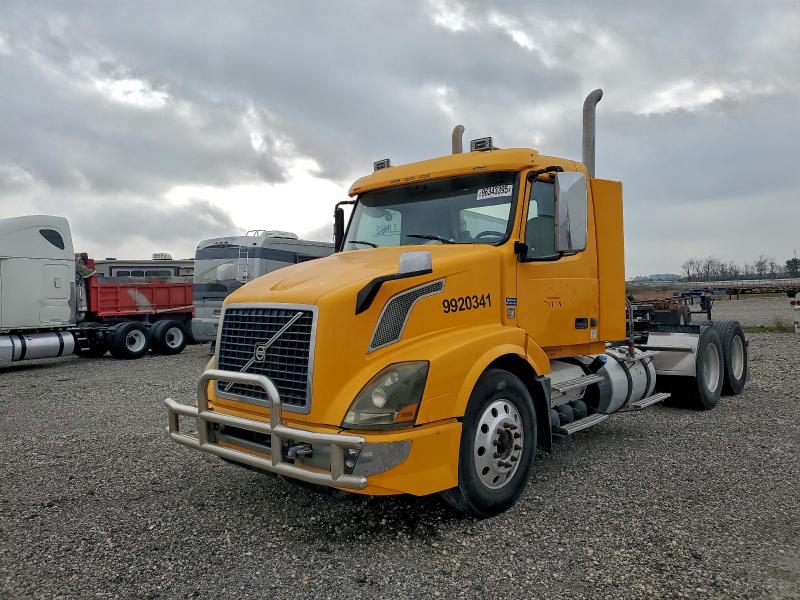 2016 Volvo Vnl VIN 4V4NC9EH5GN944040 COPART salvage auction — SIDE, TX - CERTIFICATE OF TITLE, sold $5,400 on 2026-07-09 (photo 2)