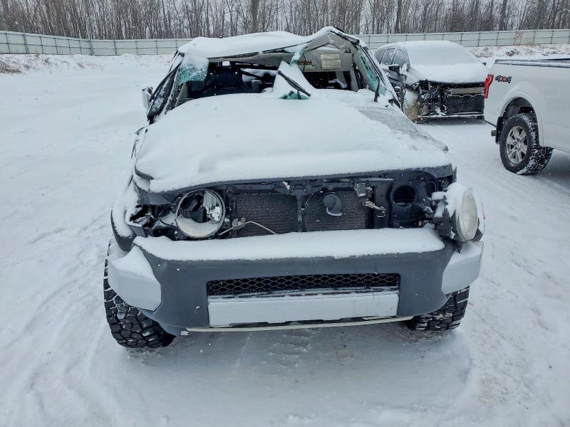 2007 Toyota Fj cruiser VIN JTEBU11F870067280 COPART salvage auction — ROLLOVER, Mi - Certificate Of Title, sold $2,600 on 2026-07-15 (photo 5)