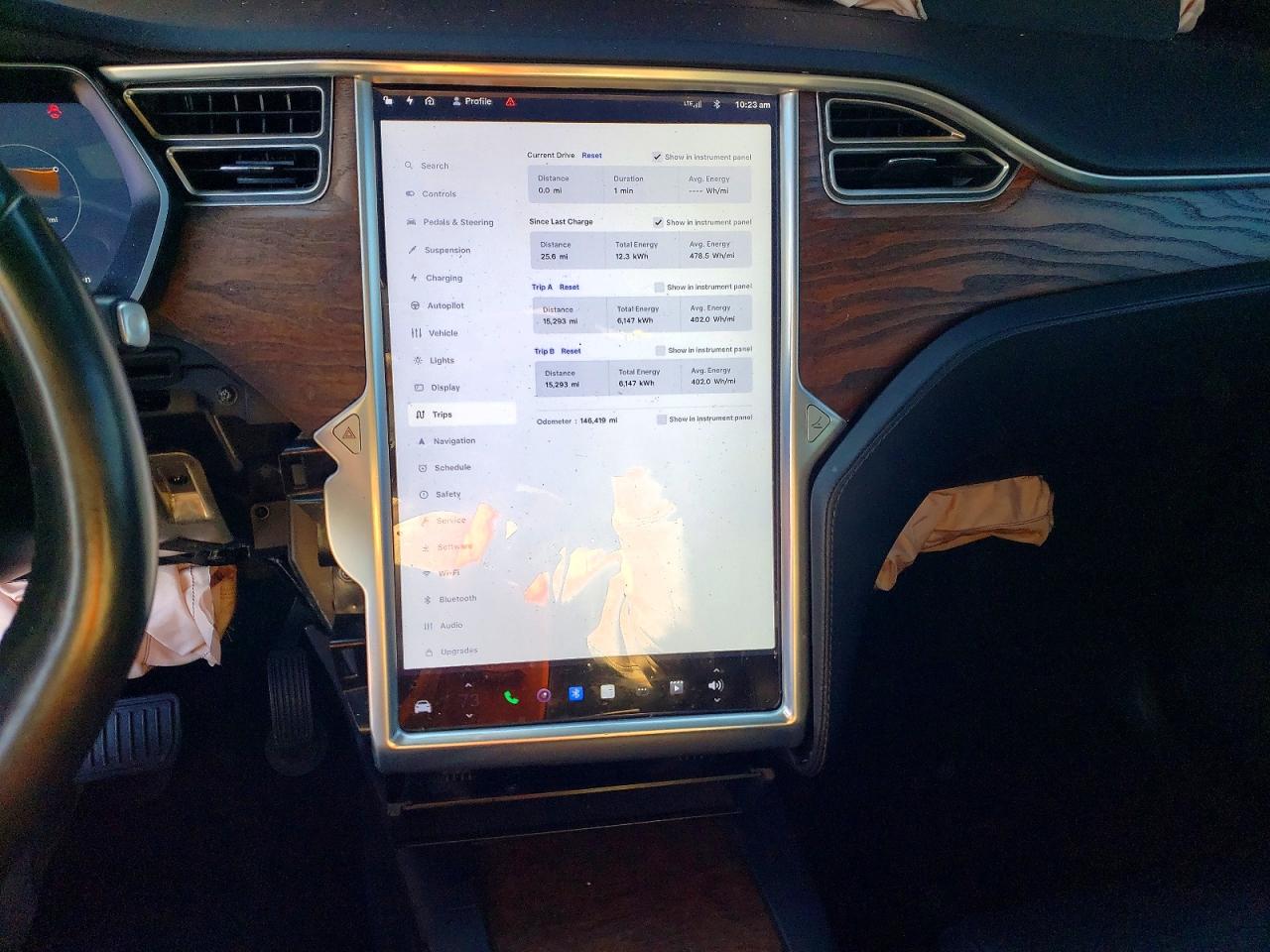 2017 Tesla Model x VIN 5YJXCAE2XHF077364 COPART salvage auction — Front End, VA - CERTIFICATE OF TITLE, sold $5,500 on 2026-01-23 (photo 9)