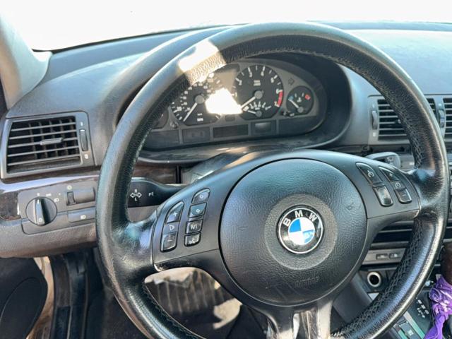 2002 BMW 3 series VIN WBAET374X2NG82236 COPART salvage auction — NORMAL WEAR, Tx - Storage Lien Papers, sold $100 on 2026-07-15 (photo 8)
