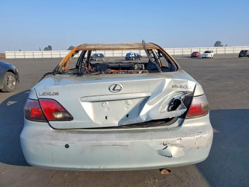2002 Lexus Es 300 VIN JTHBF30G320032898 COPART salvage auction — INTERIOR BURN, CA - NON-REPAIRABLE VEHICLE CERT, sold $100 on 2026-07-09 (photo 6)