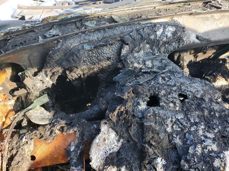 2002 Lexus Es 300 VIN JTHBF30G320032898 COPART salvage auction — INTERIOR BURN, CA - NON-REPAIRABLE VEHICLE CERT, sold $100 on 2026-07-09 (photo 9)