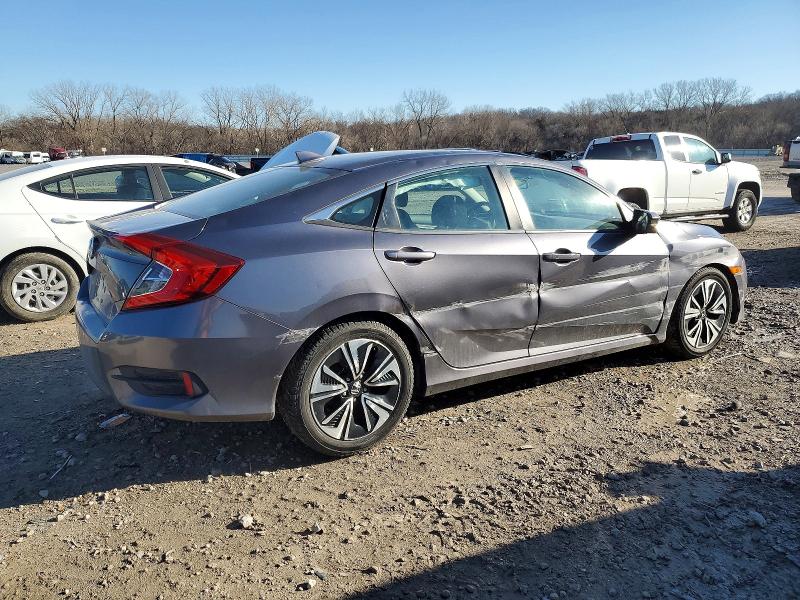 2017 Honda Civic VIN 19XFC1F31HE032631 COPART salvage auction — SIDE, In - Cert Of Title-Salvage Title, sold $4,350 on 2026-07-09 (photo 3)
