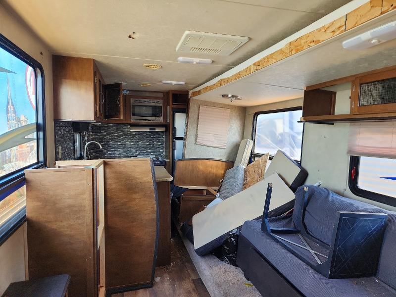 2017 Foresriver VIN 4X4TSMC28HC014101 COPART salvage auction — ROLLOVER, AL - CERT OF TITLE-SALVAGE TITLE, sold $35 on 2026-09-03 (photo 6)