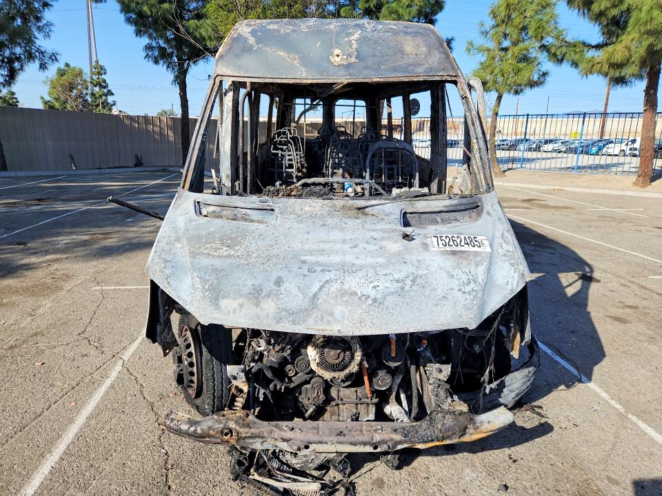 2014 Mercedes-benz Sprinter VIN WD3PF4CC1E5881368 COPART salvage auction — BURN, Ca - Non-Repairable Vehicle Cert, sold $150 on 2026-08-04 (photo 5)
