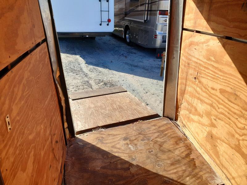 2008 Diamond cargo Enclosed cargo VIN 5UZBE081X8D003621 COPART salvage auction — ALL OVER, FL - BILL OF SALE, sold $20 on 2026-09-08 (photo 9)