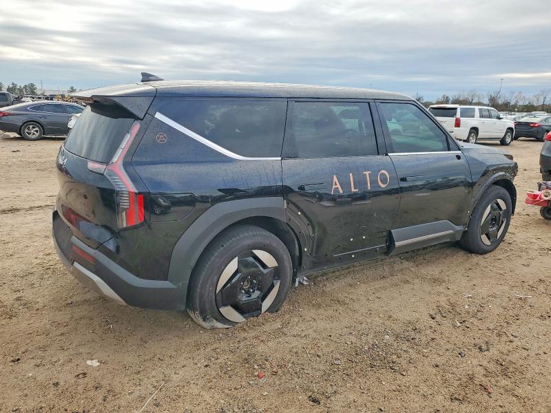 2026 Kia Ev9 VIN 5XYAB5S16TG011424 COPART salvage auction — SIDE, Salvage Title, sold $6,500 on 2026-07-24 (photo 3)