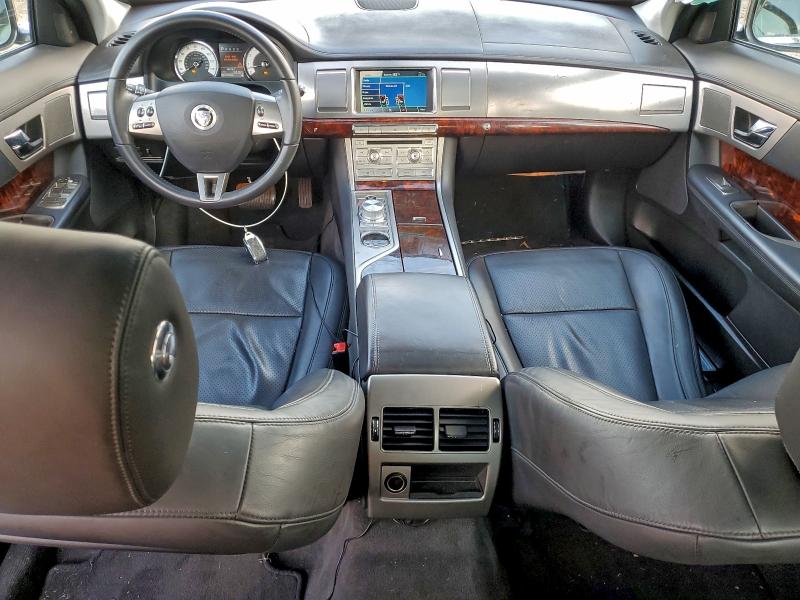 2011 Jaguar Xf VIN SAJWA0GB3BLS10982 COPART salvage auction — SIDE, Hi - Certificate Of Salvage, sold $375 on 2026-07-27 (photo 8)