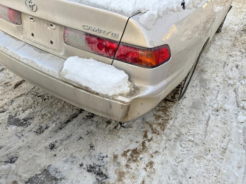 1998 Toyota Camry VIN 4T1BG22KXWU836748 COPART salvage auction — FRONT END, Ab - Bos - Salvage, sold $175 on 2026-08-04 (photo 3)