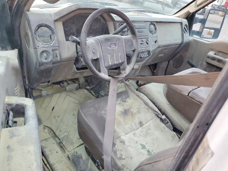 2008 Ford F-550 super duty VIN 1FDAF56R68EB78057 COPART salvage auction — VANDALISM, Nv - Salvage Title, sold $375 on 2026-07-08 (photo 8)