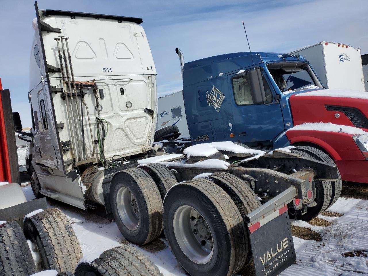 2019 Freightliner All other VIN 3AKJHHDR4KSKC6069 COPART salvage auction — Side, ON - PERMIT SALVAGE, sold $70 on 2026-09-03 (photo 3)