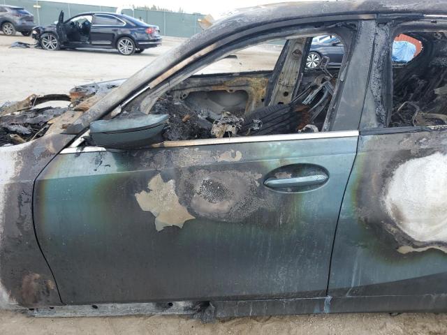 2019 BMW 3er VIN WBA5R1C59KAK11300 COPART salvage auction — BURN, Fl - Certificate Of Destruction, sold $325 on 2026-08-10 (photo 7)