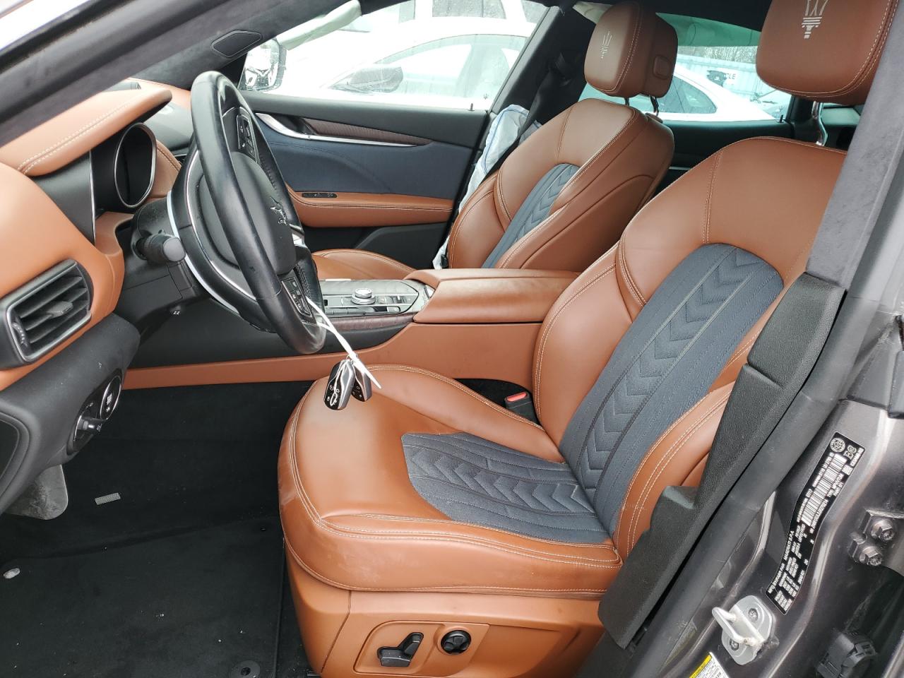 2018 MASERATI ALL MODELS VIN ZN661XUL2JX270214 COPART salvage auction — SIDE, ON - PERMIT NO BRAND - UNFIT, sold $9,000 on 2025-03-04 (photo 7)