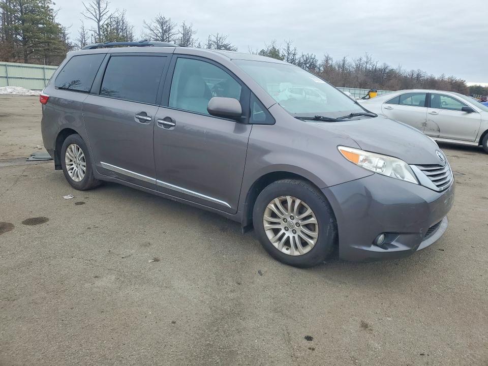 2016 Toyota Sienna VIN 5TDYK3DC3GS723061 COPART salvage auction — FRONT END, Salvage Title, sold $3,550 on 2026-07-20 (photo 4)
