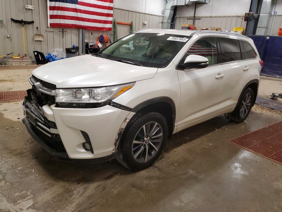 2017 Toyota Highlander VIN 5TDJZRFH9HS356838 COPART salvage auction — FRONT END, Wy - Certificate Of Title, sold $200 on 2026-07-15 (photo 1)