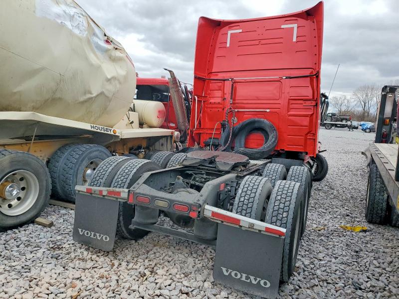 2017 Volvo Vnl VIN 4V4NC9EH5HN980411 COPART salvage auction — UNDERCARRIAGE, Ne - Cert Of Title-Salvage, sold $1,550 on 2026-07-08 (photo 4)