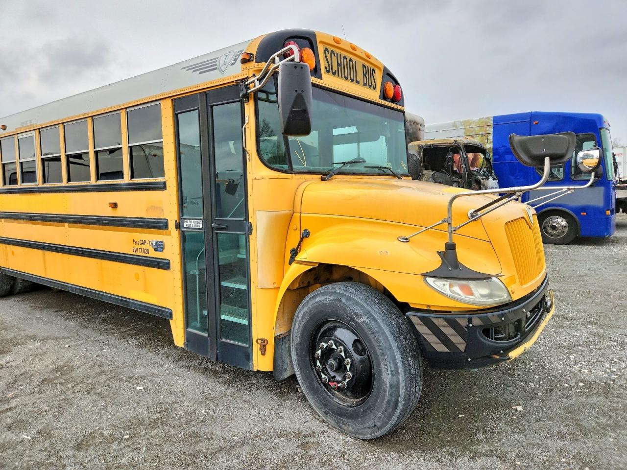 2013 Ic corporation Ce series school VIN 4DRBUSKN0DB199249 COPART salvage auction — Normal Wear, IL - CERTIFICATE OF TITLE, sold $2,200 on 2026-09-18 (photo 9)