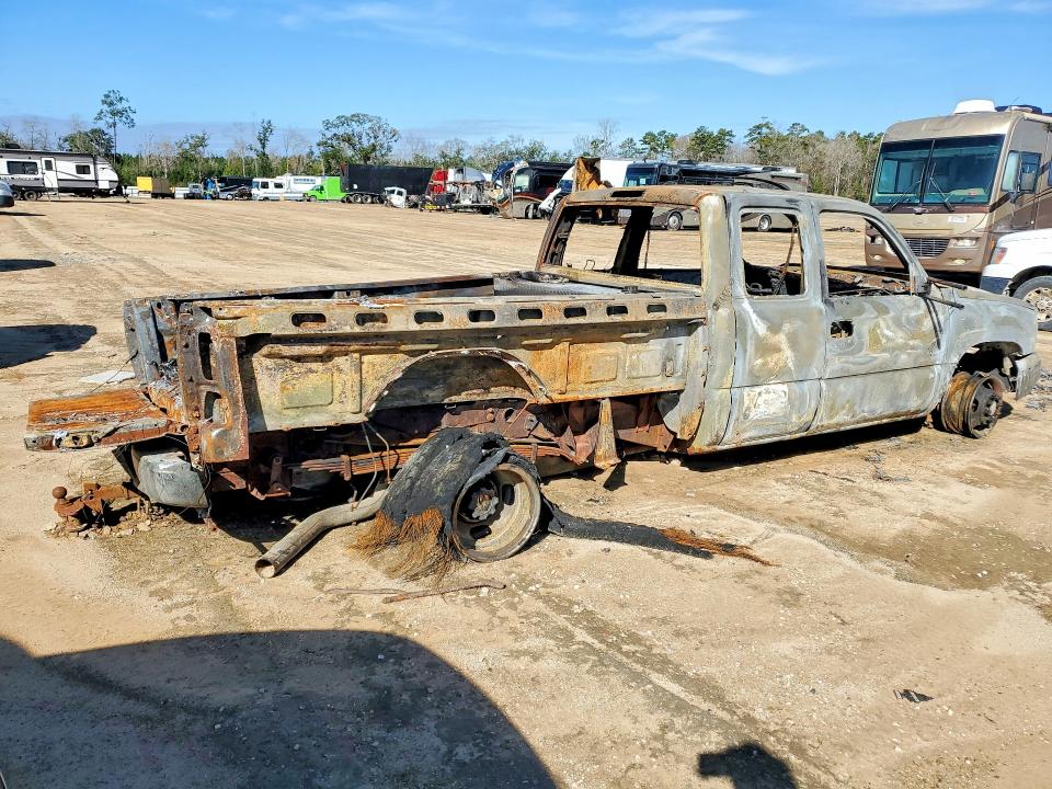 2007 Chevrolet Silverado VIN 1GCJK39D67E158426 COPART salvage auction — BURN, Fl - Cert Of Destruct-No Vin Plate, sold $200 on 2026-07-24 (photo 3)