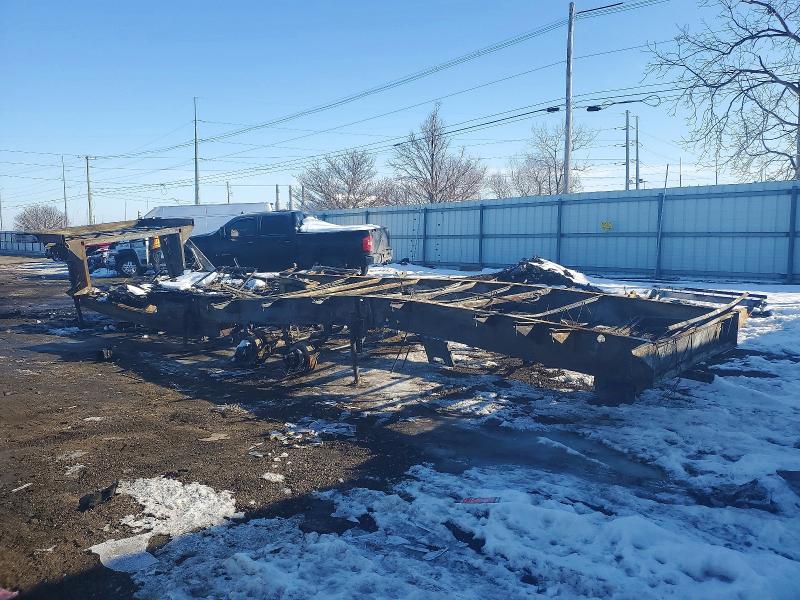 2018 Keys Montana VIN 4YDF38525KA740678 COPART salvage auction — BURN, MI - DEALER ONLY CLEAN TITLE, sold $100 on 2026-09-04 (photo 3)