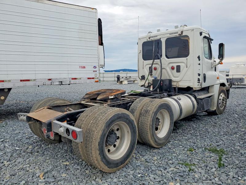 2013 Freightliner Cascadia VIN 1FUJGEBG4DSBX6174 COPART salvage auction — FRONT END, CA - SALVAGE CERTIFICATE, sold $7,800 on 2026-07-16 (photo 4)