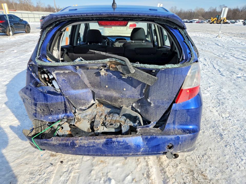 2011 Honda Fit VIN JHMGE8H54BC001148 COPART salvage auction — REAR END, OH - CERT OF TITLE-SALVAGE, sold $250 on 2026-07-17 (photo 6)