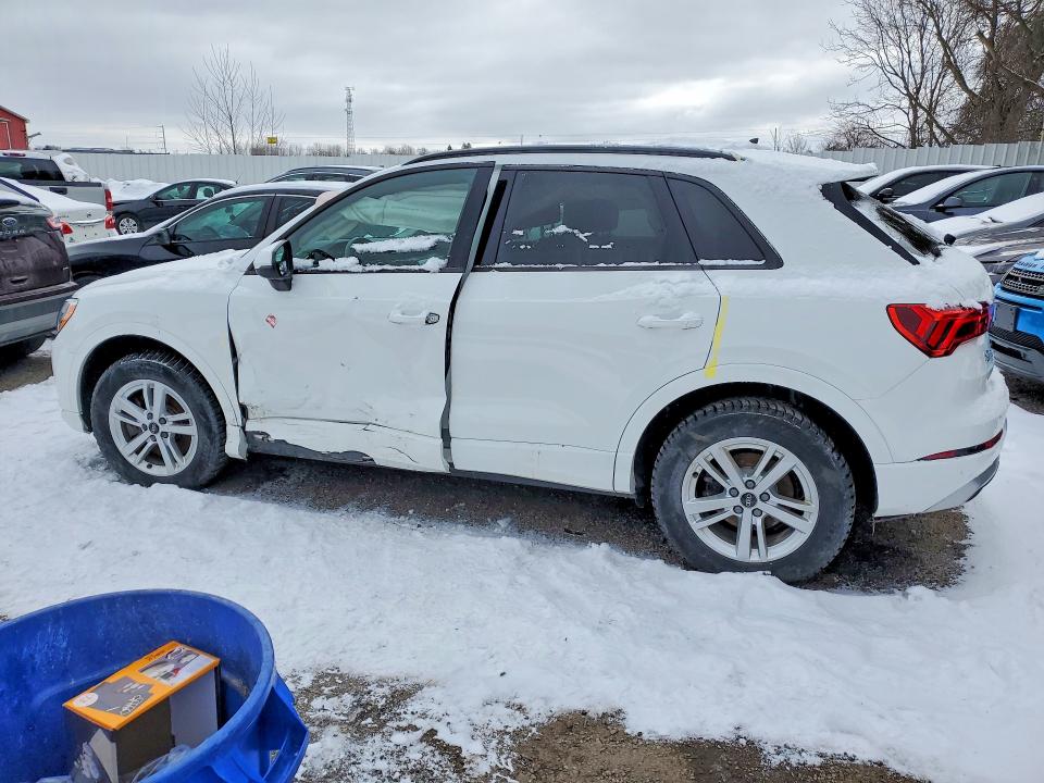 2022 Audi Q3 VIN WA1AUCF38N1071793 COPART salvage auction — SIDE, On - Permit No Brand - Unfit, sold $225 on 2026-07-30 (photo 2)