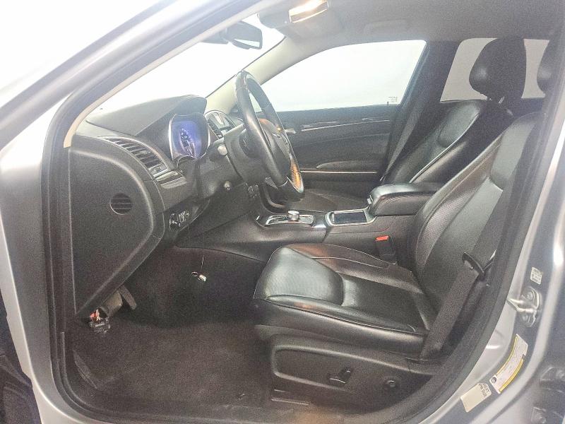 2018 Chrysler 300 VIN 2C3CCAKG7JH165386 COPART salvage auction — NORMAL WEAR, Ca - Dis/Dlr/Exp Only Clean Title, sold $9,300 on 2026-09-01 (photo 7)
