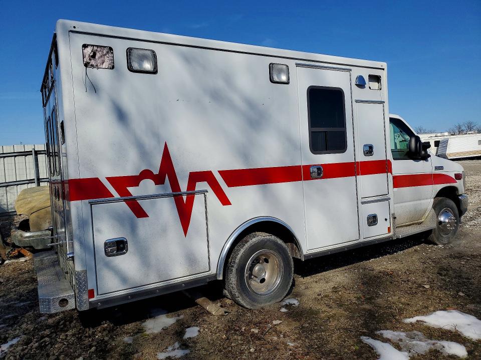 2021 Ford Econoline e350 VIN 1FDWE3FN5MDC18610 COPART salvage auction — SIDE, In - Certificate Of Title, sold $17,100 on 2026-07-30 (photo 3)