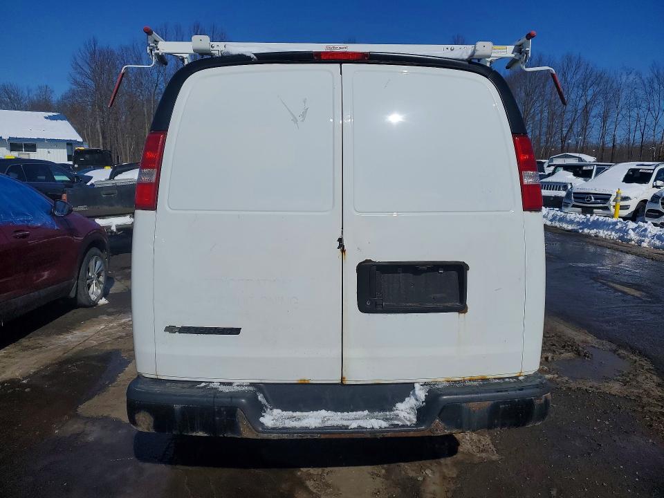 2017 Chevrolet Express 2500 VIN 1GCWGAFF3H1337078 COPART salvage auction — MINOR DENT/SCRATCHES, Ny - Certificate Of Title, sold $2,900 on 2026-07-09 (photo 6)