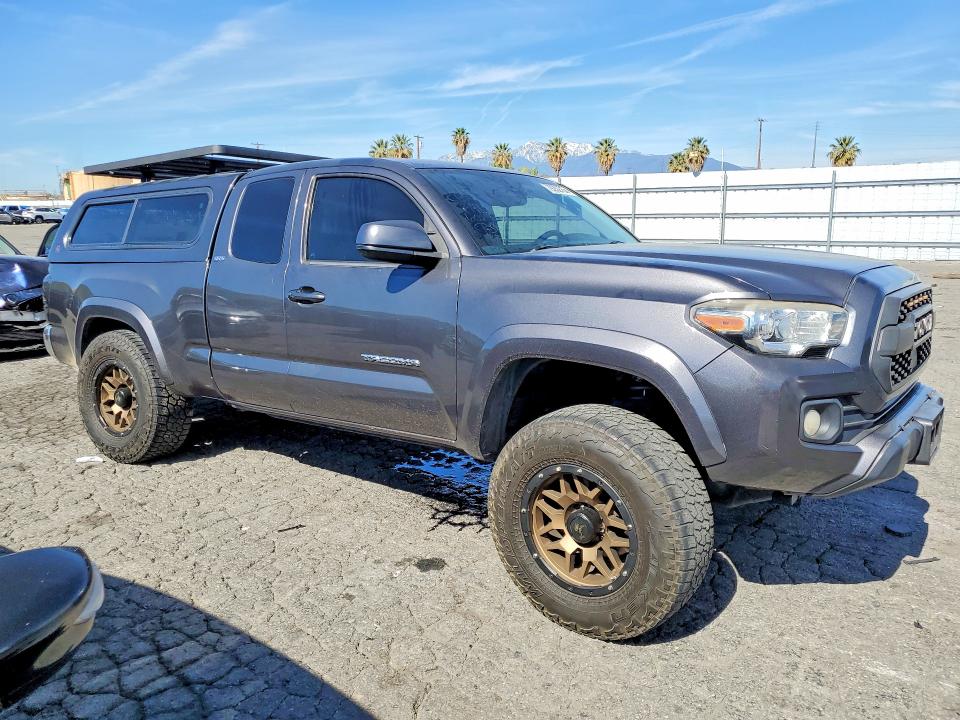 2018 Toyota Tacoma VIN 5TFRZ5CN9JX061275 COPART salvage auction — REAR END, Salvage Title, sold $6,300 on 2026-07-16 (photo 4)
