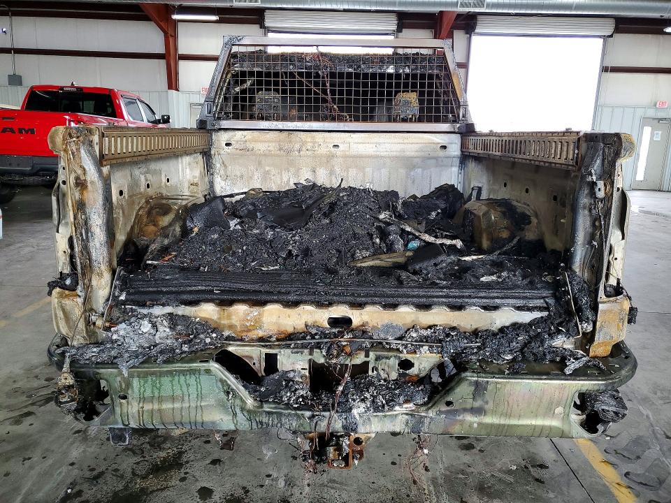 2022 Chevrolet Silverado VIN 3GCUDAED0NG512223 COPART salvage auction — BURN, Ca - Salvage Certificate, sold $150 on 2026-07-09 (photo 6)