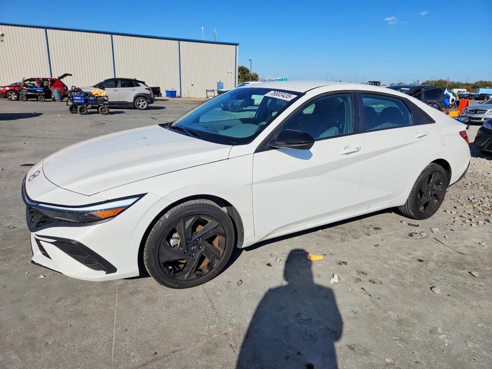2026 Hyundai Elantra VIN KMHLM4DG8TU102204 COPART salvage auction — MINOR DENT/SCRATCHES, Fl - Cert Of Title Slvg Rebuildable, sold $9,300 on 2026-07-08 (photo 1)