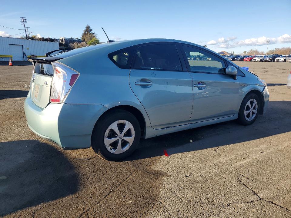 2014 Toyota Prius VIN JTDKN3DU9E1823732 COPART salvage auction — REAR END, Salvage Title, sold $1,250 on 2026-08-14 (photo 3)