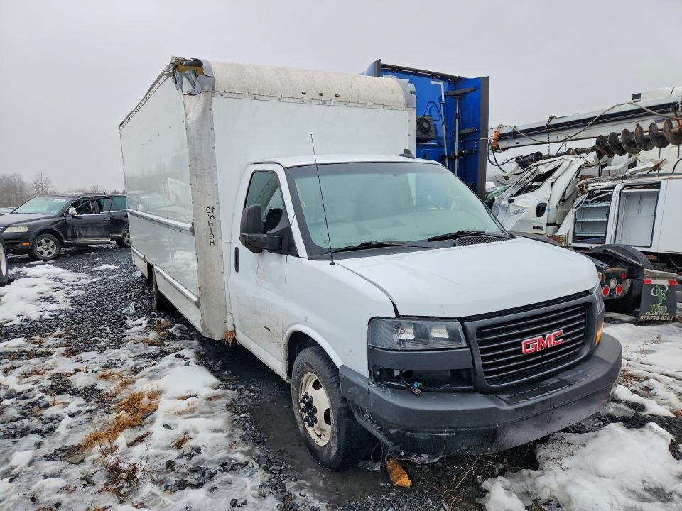 2022 Gmc G3500 VIN 7GZ37TC70NN007868 COPART salvage auction — MECHANICAL, Az - Cert Of Title - Salvage, sold $6,200 on 2026-07-28 (photo 4)