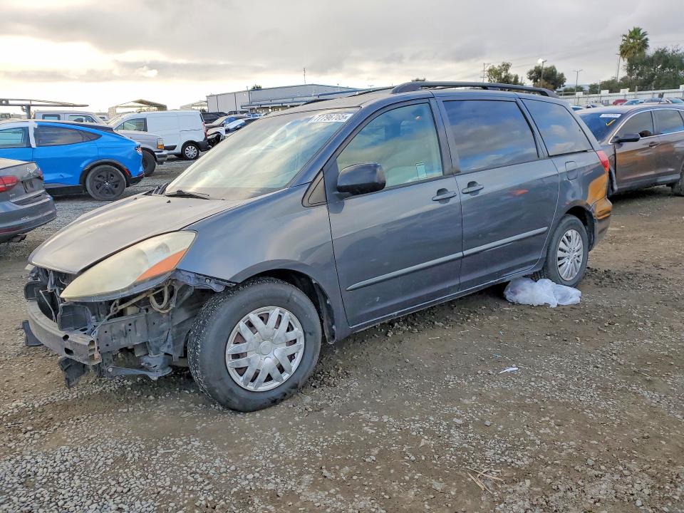 2007 Toyota Sienna VIN 5TDZK23C47S071454 COPART salvage auction — FRONT END, Ca - Salvage Certificate, sold $700 on 2026-07-02 (photo 1)