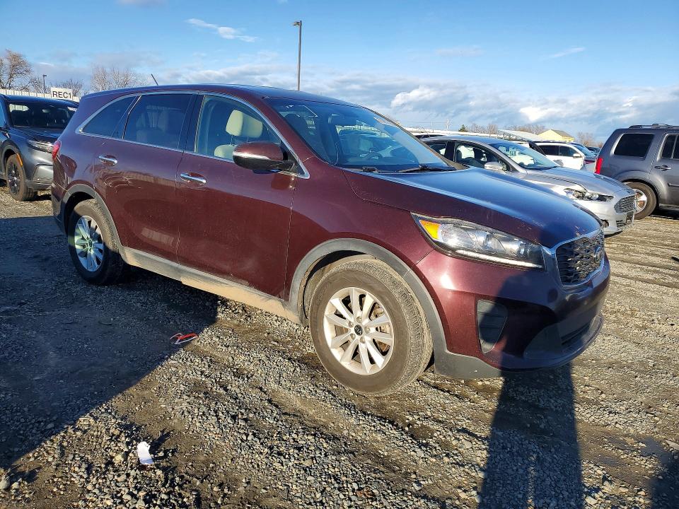 2019 Kia Sorento VIN 5XYPG4A52KG467459 COPART salvage auction — MINOR DENT/SCRATCHES, Ca - Dis/Dlr/Exp Only Clean Title, sold $1,200 on 2026-07-28 (photo 4)