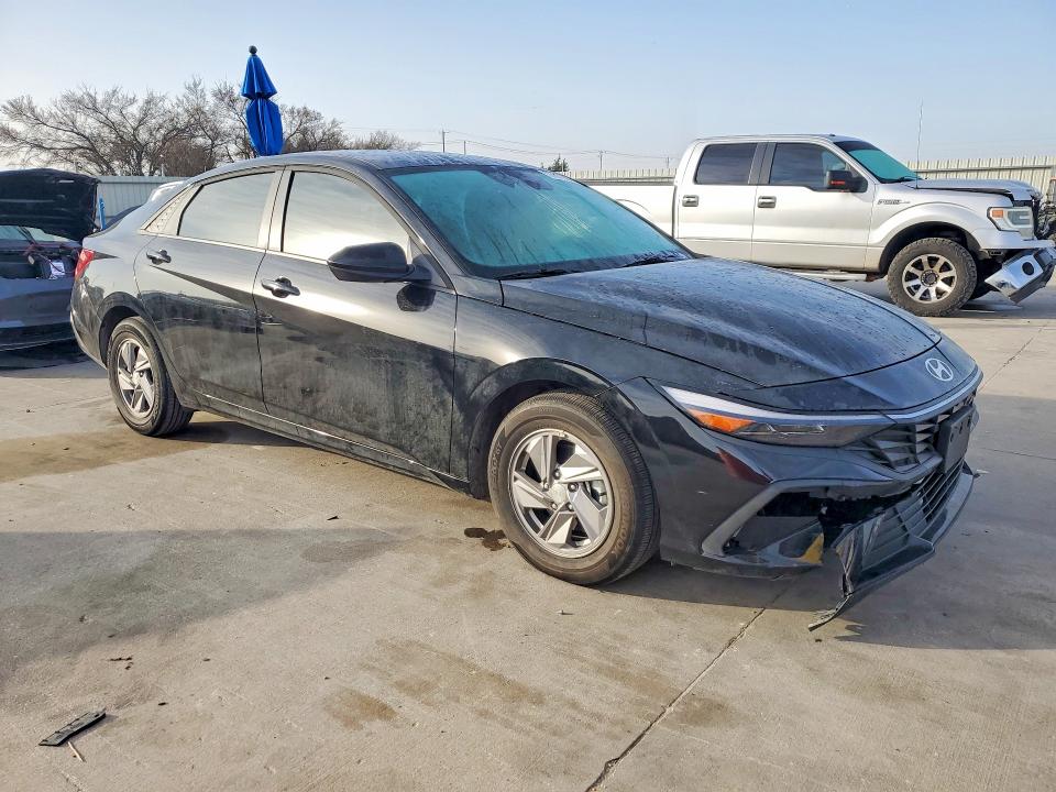 2025 Hyundai Elantra VIN KMHLL4DG3SU074250 COPART salvage auction — SIDE, Salvage Title, sold $4,900 on 2026-07-13 (photo 4)