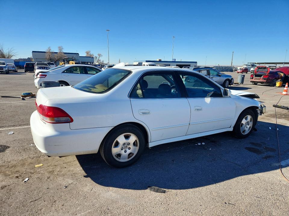 2002 Honda Accord VIN 1HGCG16502A082117 COPART salvage auction — FRONT END, Tx - Salvage Vehicle Title, sold $150 on 2026-07-10 (photo 3)