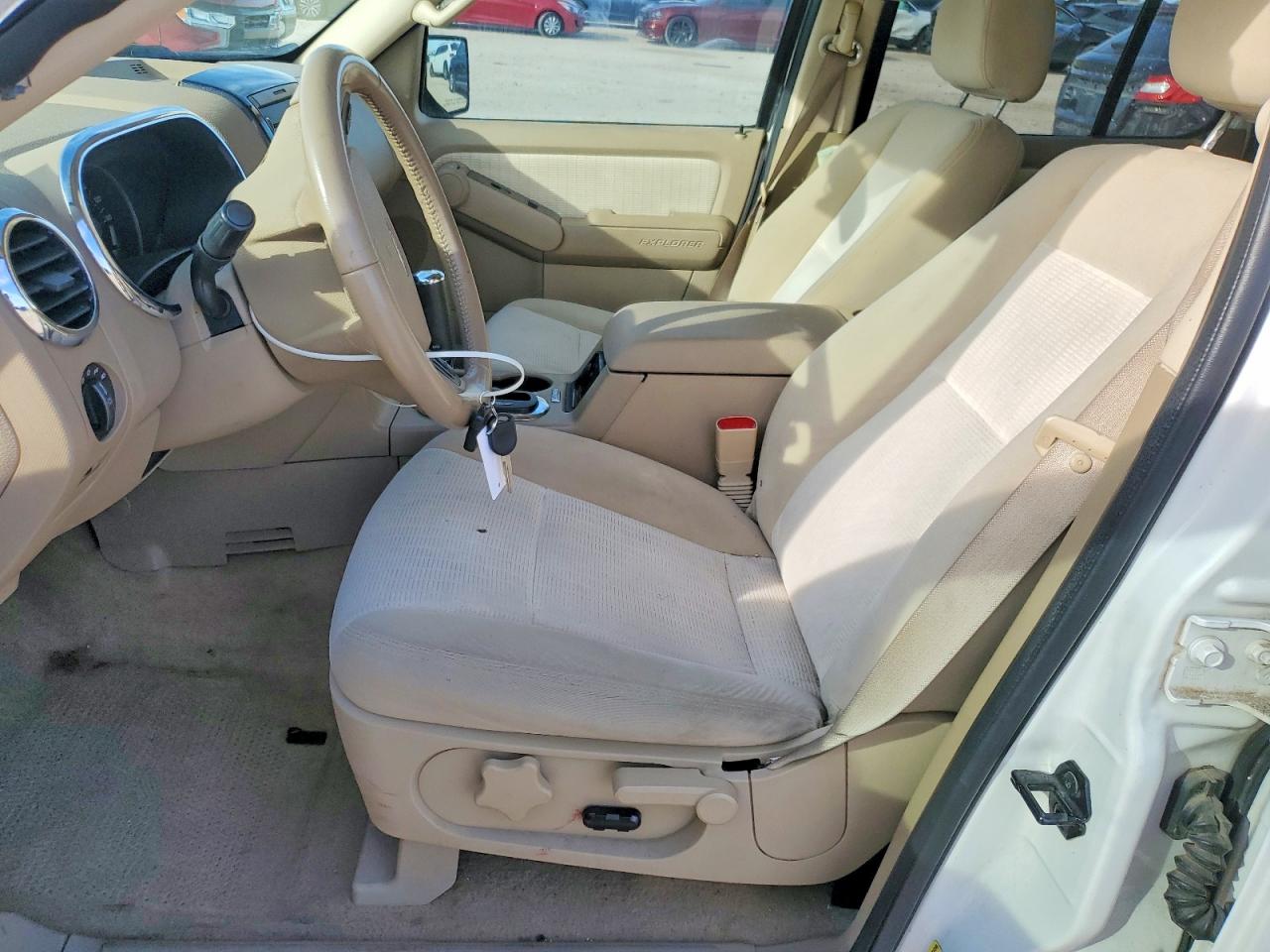 2008 Ford Explorer VIN 1FMEU63EX8UA77799 COPART salvage auction — Front End, TX - SALVAGE VEHICLE TITLE, sold $800 on 2026-07-02 (photo 7)