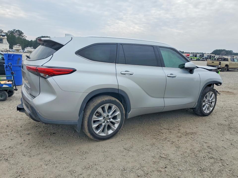 2020 Toyota Highlander VIN 5TDDZRBH7LS031231 COPART salvage auction — FRONT END, Salvage Title, sold $750 on 2026-07-27 (photo 3)