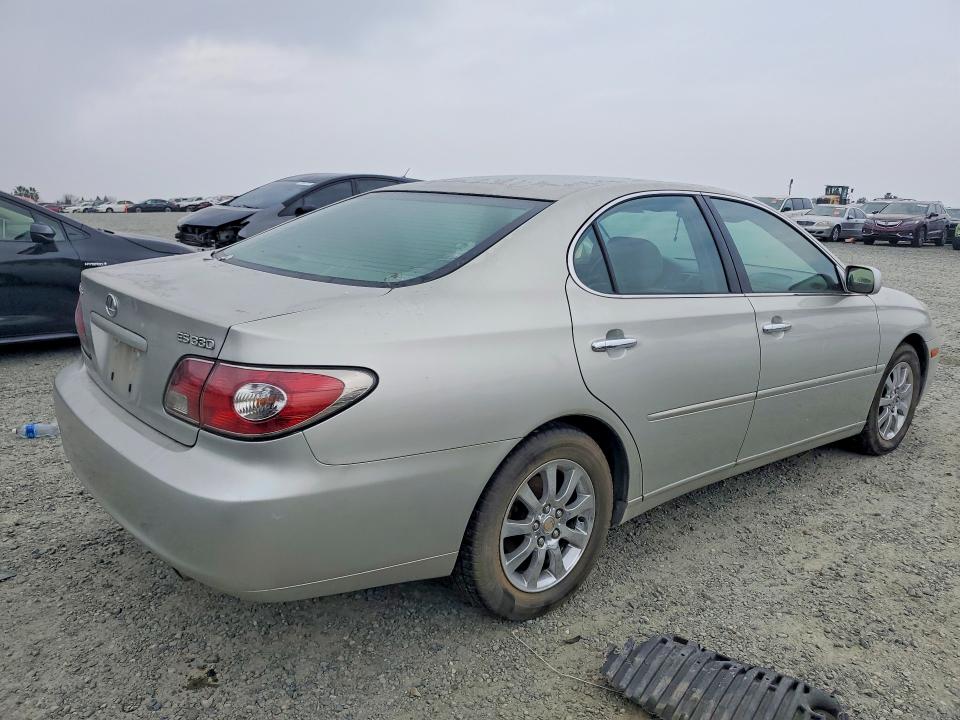 2004 Lexus Es 330 VIN JTHBA30G645054754 COPART salvage auction — MINOR DENT/SCRATCHES, CA - DIS/DLR/EXP ONLY CLEAN TITLE (P), sold $375 on 2026-07-09 (photo 3)
