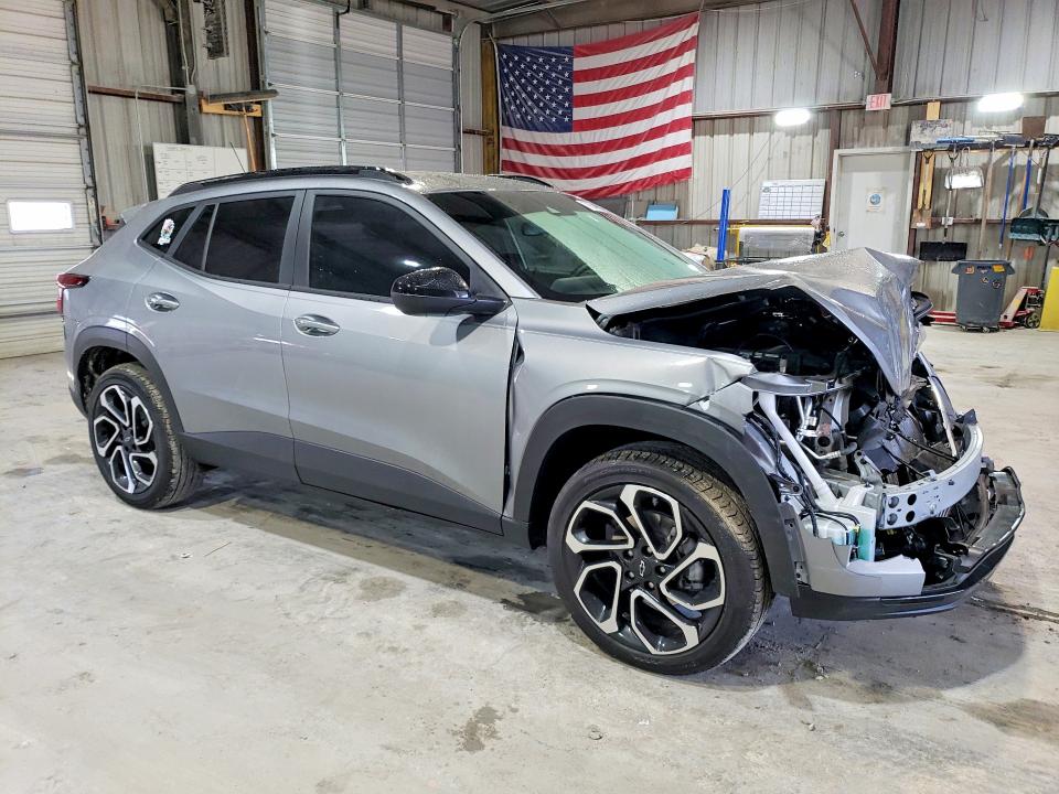 2025 Chevrolet Trax VIN KL77LJEP0SC328230 COPART salvage auction — FRONT END, Mo - Salvage Certificate Of Title, sold $5,000 on 2026-07-28 (photo 4)