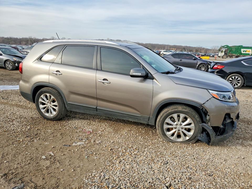 2014 Kia Sorento VIN 5XYKU4A7XEG457805 COPART salvage auction — FRONT END, ID - SALVAGE CERTIFICATE OF TITLE, sold $775 on 2026-07-28 (photo 4)