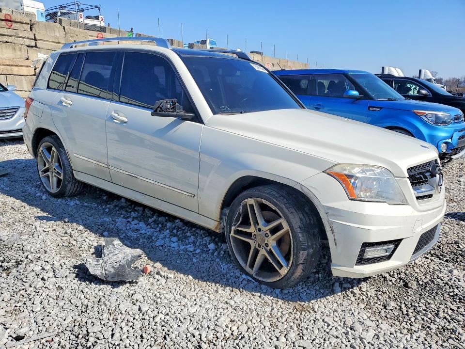 2011 Mercedes-benz Glk-class VIN WDCGG8HB5BF610422 COPART salvage auction — MINOR DENT/SCRATCHES, Fl - Certificate Of Title, sold $1,850 on 2026-07-31 (photo 4)