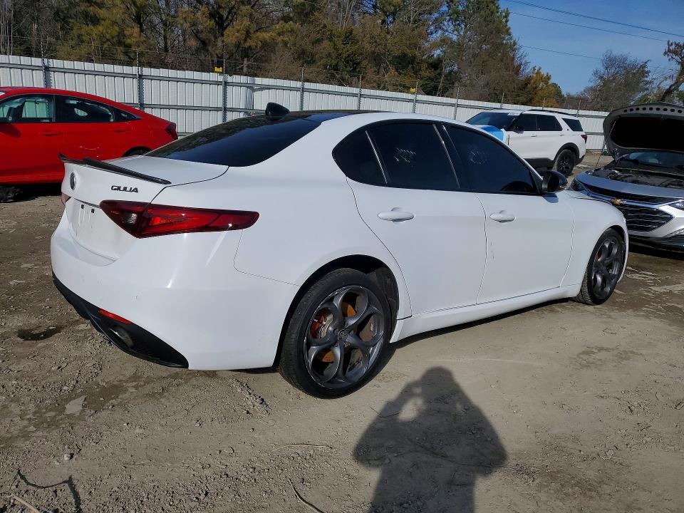 2018 Alfa romeo Giulia VIN ZARFAEEN5J7599016 COPART salvage auction — FRONT END, Id - Salvage Certificate Of Title, sold $2,150 on 2026-07-14 (photo 3)